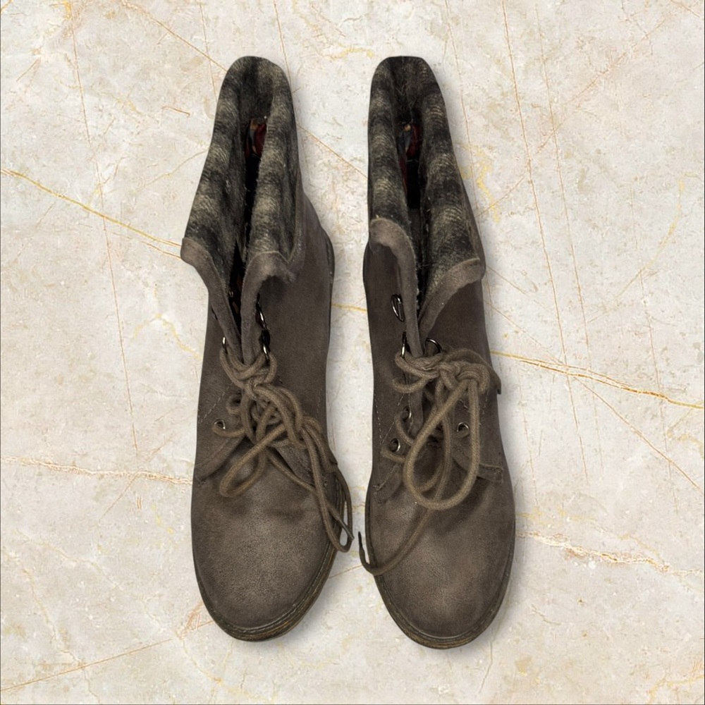 Women's Gray Lace-Up Boots